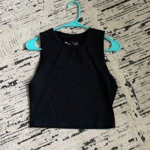 COPY - Zyia black stronger cropped tank- L